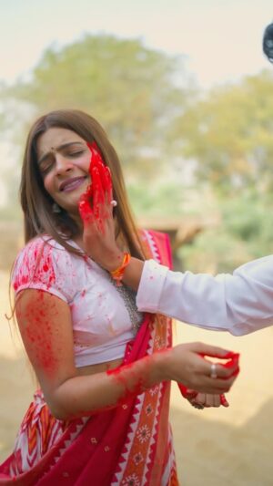 Alisha Rajput Instagram - Bina use rang lagaye @oye_indori  happy holi 

#holifestival #holihai #holi