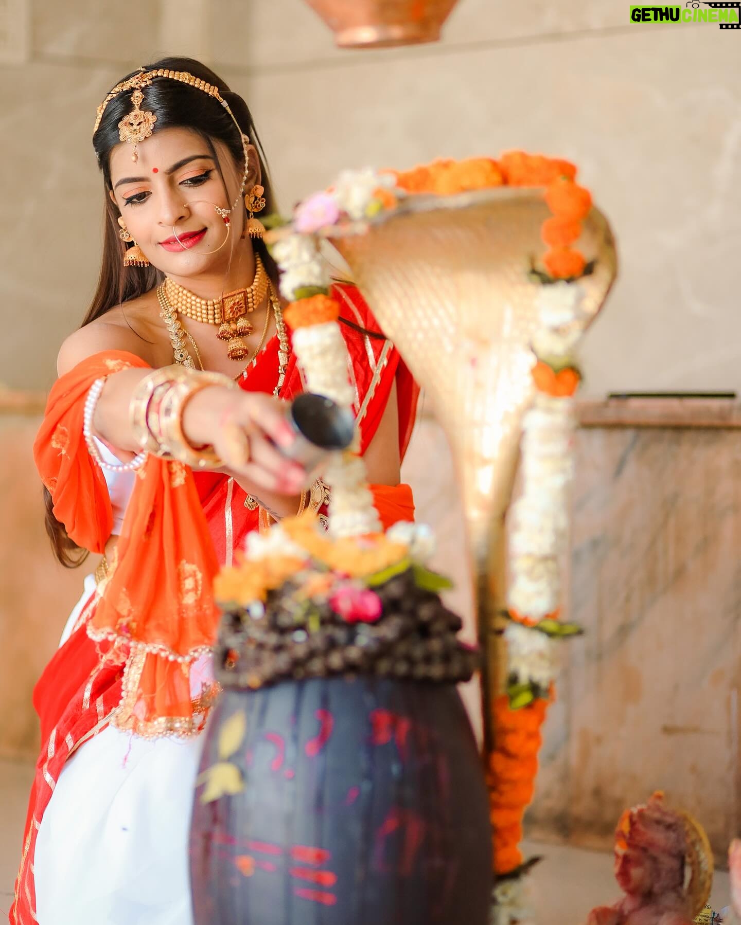 Alisha Rajput - 480.4K Likes - Mai Shiv ki hu Shiv mere hai ā¤ļø
#mahashivratri_special #shiv #explorepage