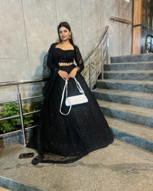 Alisha Rajput Instagram - ❤️❤️🧿 @oye_indori 

Outfit @laganindore 
Makeup @meenus.makeover 

#family #love #explore #explorepage