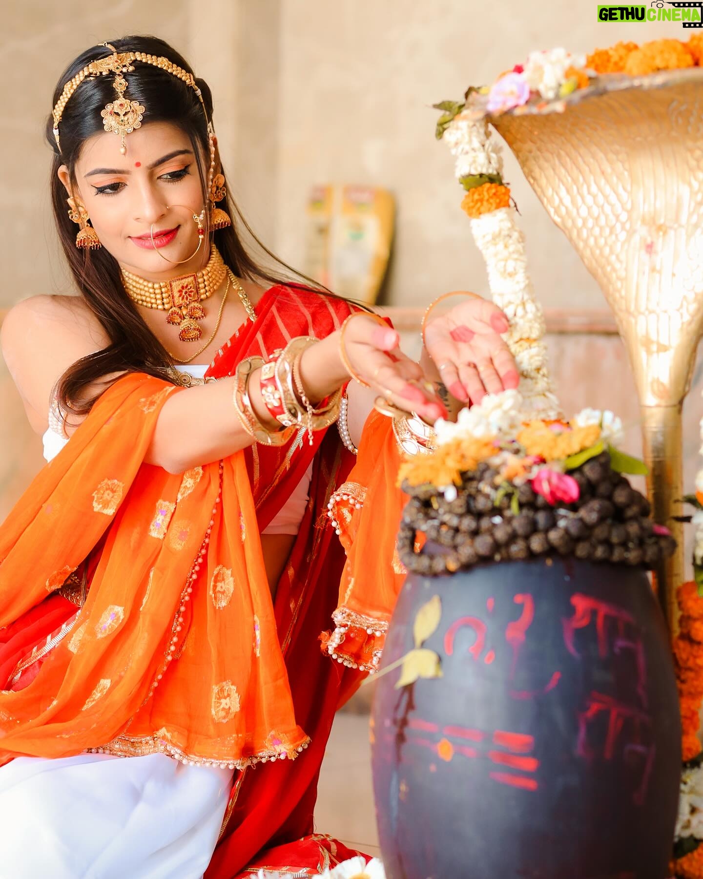 Alisha Rajput - 480.4K Likes - Mai Shiv ki hu Shiv mere hai ā¤ļø
#mahashivratri_special #shiv #explorepage