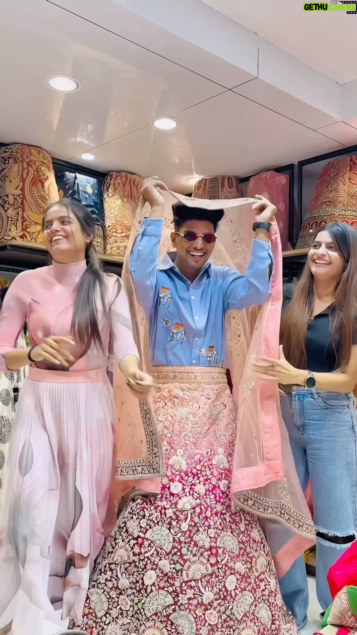 Alisha Rajput - 401.2K Likes - Shaadi ki Taiyari Suru š @Priya_A08 @alisharajput_22 #mr_sachin08 #sachinfammm #sachinpriyafam #priyafammm #sachintiwari #explore #love #sad #shaadi
