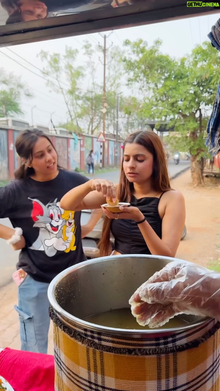 Alisha Rajput - 764.6K Likes - Kanjus dosto ko tag karo š¤£š¤£
#dosti #friend #explore