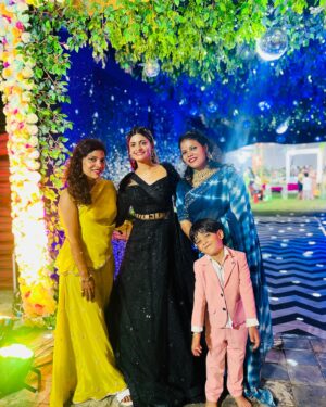 Alisha Rajput Instagram - ❤️❤️🧿 @oye_indori 

Outfit @laganindore 
Makeup @meenus.makeover 

#family #love #explore #explorepage