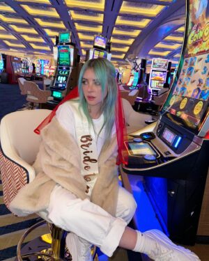 Alison Wonderland Instagram - One final stop before I get married can I get a W In the chat !!!!