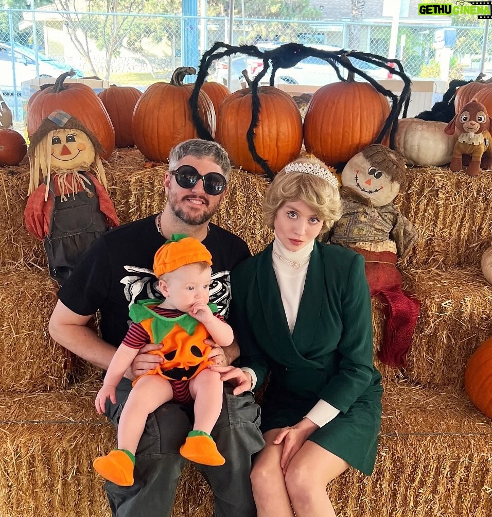 Allison Harvard - 24.9K Likes - Feat. A family of extremely realistic Dr. Evil's who are in love (also Princess Diana) Happy Halloween 🎃🍂💌