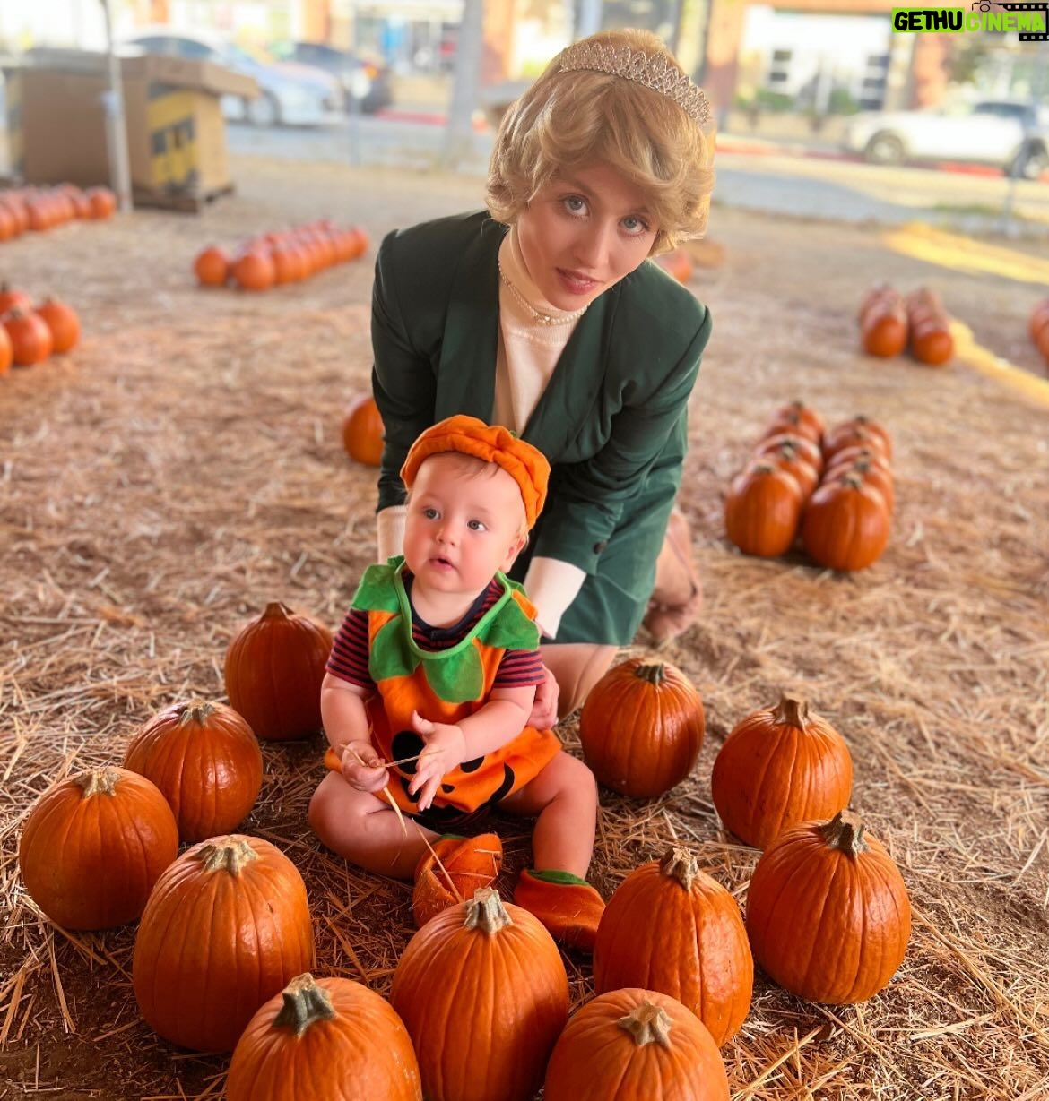 Allison Harvard - 24.9K Likes - Feat. A family of extremely realistic Dr. Evil's who are in love (also Princess Diana) Happy Halloween 🎃🍂💌