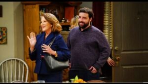 Allison Janney Instagram - She was TV royalty, she was kind, generous, and I was honored to act with her on @mom_cbs , and also be able to call her a friend. Linda Lavin, you will be missed. I send love to her family and friends. 💔