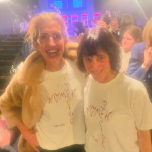 Alysia Reiner Instagram - Thank you @ppact @dvf for reminding us #WEDECIDE. 
We decide who to vote for. 
We decide what to do with our own bodies. 
We decide how we want to be parents and when. 
We decide what kind of country we want to live in. 

And thank you this incredible cast of @turnawayproject , thank you to the author of the study, the author of the play, all the incredible producers & sponsors & all the money we raised  for @aisfororg & @nyaafund in our sold out house @sohoplayhousenyc !!! 
Let’s do it!!!