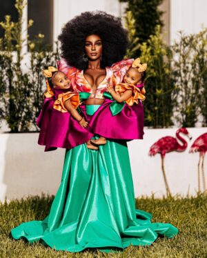 Amara 'La Negra' Instagram - Family❤️🫶🏿 @amaralanegraaln 

#amaralanegraaln #family #familyphotos #loveandhiphopmiami