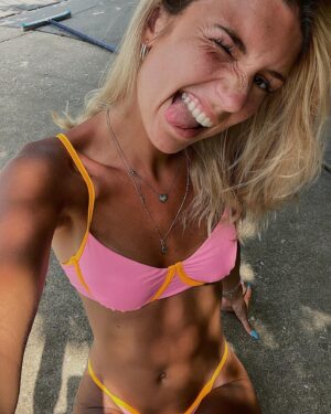 Ambie Bambii Instagram - happy girl selfies