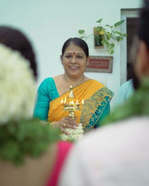 Ameya Mathew Instagram - ഞങ്ങളുടെ ഒരു കുഞ്ഞു രഹസ്യം നിങ്ങളോട് പറയട്ടെ ?!🫢
June 2, 2023, എനിക്ക് വളരെയേറെ സ്പെഷ്യൽ ആണ് . 
കാരണം എൻറെ പിറന്നാൾ ദിനത്തിൽ തന്നെയായിരുന്നു ഞാനും കിരണും തമ്മിലുള്ള രജിസ്റ്റർ മാരേജ് ! 👩‍❤️‍👨💝🧿
 @kirankatticaran 😘😘😘
.
Watch my latest Q&A video on my YouTube Channel to know the story behind these photos ( Our Love Story ) !😍
📸 @gheevarghese 🤩
.
#specialday #registration #lovestory #ayearago #throwback #❤️