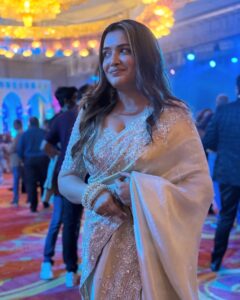 Actress Amrapali Dubey HD Photos and Wallpapers February 2025
