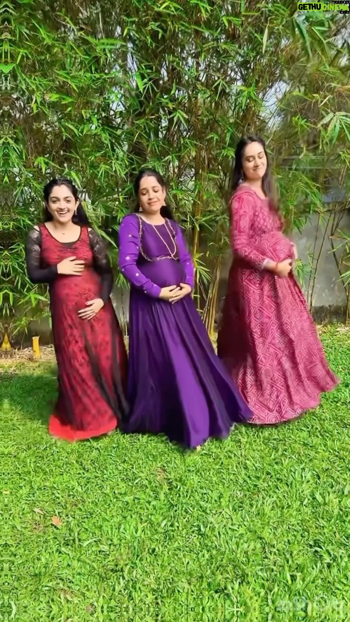 Amrutha Nair - 61.8K Likes - Edli garba 🤰- Dosa garba 🤰- Vada garba 🤰
Vc: @mr.devaa_official