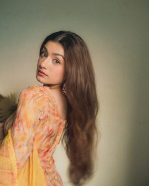Amulya Rattan Instagram - 🧡🌻✨