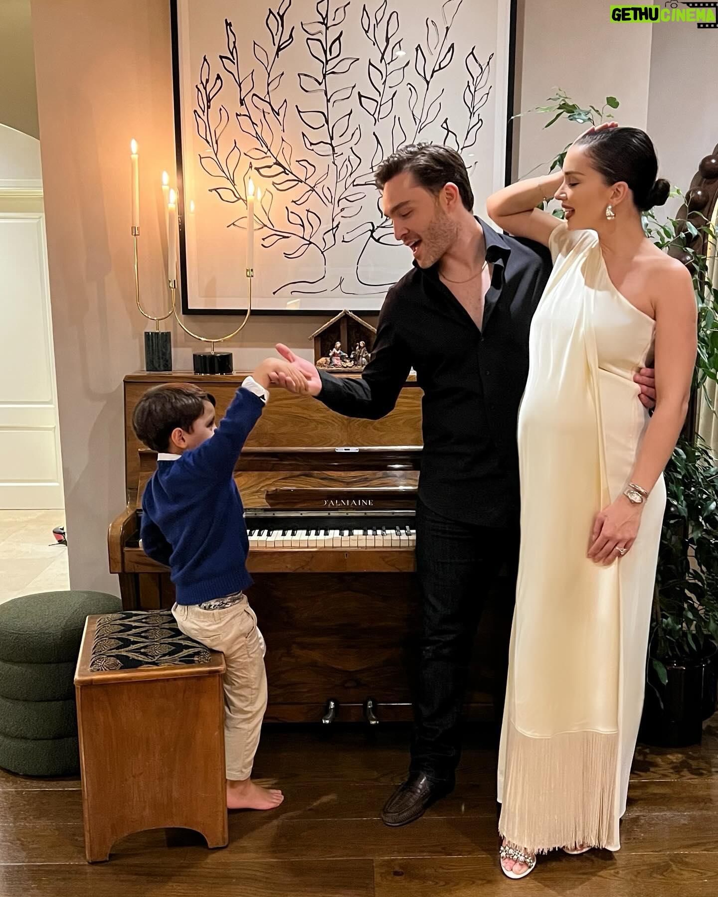 Amy Jackson - 486.4K Likes - First Christmas as a Mrs… and the best Christmas yet ❤️
