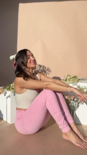 Ana Cheri Instagram - It’s Drop Day! Get your butt to the site and snag a pair of joggers that make your booty look amazing 🙌🏽🌸 they are so comfortable and soft and flattering 😻 ChangeFate.Shop  or the 🔗 in my bio 🛒