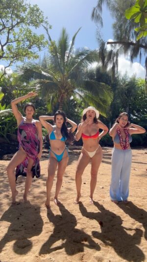 Ana Cheri Instagram - ☀️🏝️When the trip makes it out of the group chat👙✈️

The way I’ve always wanted to do a girls trip transition and we got to do our Day to Night outfits 🥰

Much needed trip with the girlies 💖 #girlstrip