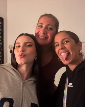 Anabel Pantoja Instagram - PostParto 🥵🍑👶🏼🍼🏝️🏡