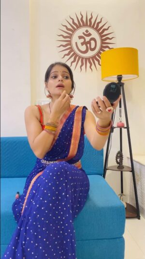 Anamica Kadamb Instagram - MAKEUP QUEEN 👸 ACHARI,,,
IMLI SE KHATTI, BATON ME PYARI 🥰
👸👸👸
#reels #comedy #funnyreels #reelsinstagram #reelkrofeelkro #achari #anamicakadamb #actor #original #originalcharacter #contentcreator