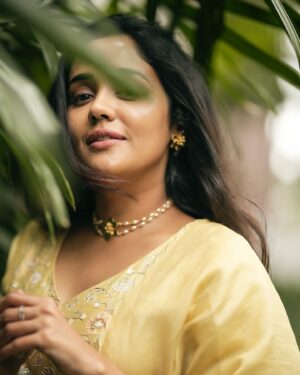 Ananya Instagram - Wrapped in sunshine, radiating vibes as bright as this yellow 🌼✨.

Styled by @styyledbyjoe 
  @joe_elize_joy 
Outfit  @pastelsdesignstudio
Jewellery @zilmor_jewels
MUAH @jiyamakeupartistry
Hair stylist @mani_stylist_
Photography @prasami_photography

#vibrant #yellow #fashion #promotion #thirumanikam