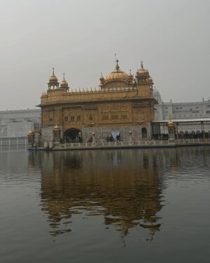 Ananya Panday Instagram - Sabr. Shukr. Simran. 😇 Waheguru Ji Ka Khalsa Waheguru Ji Ki Fateh 🙏🏼 ੴ