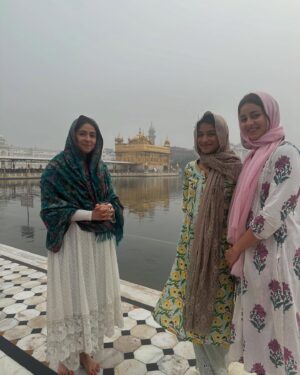 Ananya Panday Instagram - Sabr. Shukr. Simran. 😇 Waheguru Ji Ka Khalsa Waheguru Ji Ki Fateh 🙏🏼 ੴ