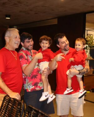 Andrea Quattrocchi Instagram - Nuestra Navidad🎄♥️✨️ Otro mágico momento irrepetible con mis comestibles bebés💫