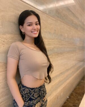 Angela Morena Instagram - @theiconclinicph day 🤎