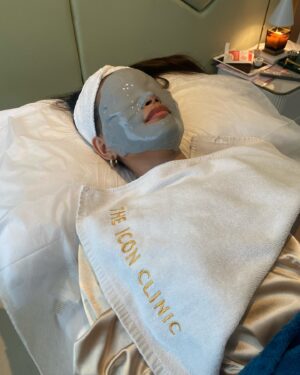 Angela Morena Instagram - @theiconclinicph day 🤎