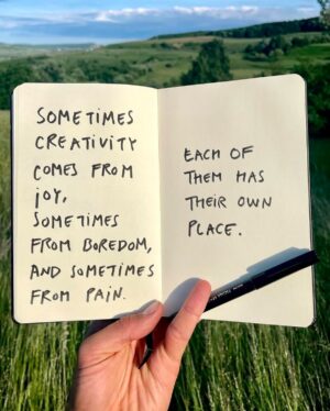 Angela Scanlon Instagram - You know the drill lads, it’s Sunday so I’ve been shuffling through the internet to find nuggets to make us feel good, not shit. Say what you want about the ‘live, laugh, love’ lifestyle but an inspirational quote and video really gets me in the feels. Let me know which one resonates?!