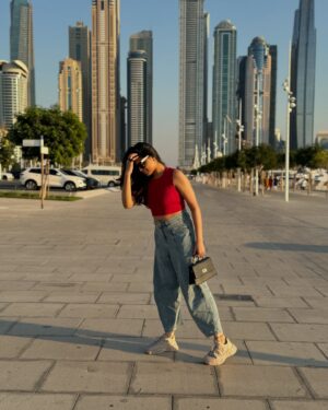 Angelin B Instagram - I lOVE YOU DUBAI !
❤️❤️🧿🧿🧿🧿🧿

December came in with a bang ‼️ 🧿

After a whole week of mental and physical exhaustion got all the love, energy and strength needed. Thanks to the people and the forever beauty Doobaii❤️ you gave it all back 
Slowly getting stronger than before 🧿

#angelin #dubai #love #friends #muchneeded #new
