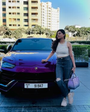 Angelin B Instagram - I lOVE YOU DUBAI !
❤️❤️🧿🧿🧿🧿🧿

December came in with a bang ‼️ 🧿

After a whole week of mental and physical exhaustion got all the love, energy and strength needed. Thanks to the people and the forever beauty Doobaii❤️ you gave it all back 
Slowly getting stronger than before 🧿

#angelin #dubai #love #friends #muchneeded #new