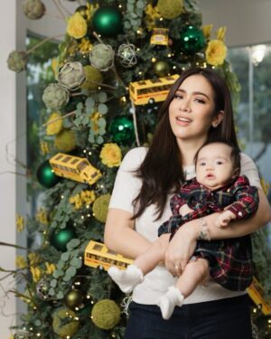 Angeline Quinto Instagram - Wishing you all the sweet and simple joys of the season.
Merry Christmas, everyone 🎄🫶🏻

📸 @bellamorcen