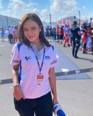 Angie Ang Instagram - Saturday Race is sooo fun! 
Say hi to Abang Tato who steals pole from his buddy, Dixon at #MandalikaCircuit
Duo Ducati started from the second row and ended up at podium! Martinator still confused about the crash and finished at 10th.. 
For some riders, the qualifying is not running well the way they want it to be done, but for Sprint Race, I believe Marc is so happy because today he gets his first point ever here, in #IndonesianGP 🦋🦋🦋
See you tomorrow GPMania! 
#NontonMandalikaDiTRANS7