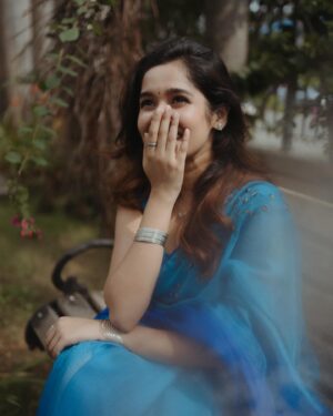 Anikha Instagram - 🌑
@shoot_by_samfotogrpic