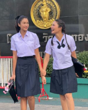 Aniporn Chalermburanawong Instagram - พี่มอปลายกับน้องมอต้น พาไปดูกิจกรรมหลังเลิกเรียนจ๊ะ🤓🧸📝✨
