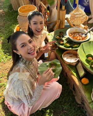 Aniporn Chalermburanawong Instagram - สวัสดีปีใหม่จ้าววว🥹🤎
