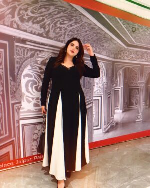 Anjali Anand Instagram - … from zero to hundred in a matter of seconds 🧚
.
.
.
.
.
.
.
Styled by @__onlyjay__ 
Assisted by @samadrita._ 
Dress @ashnakhannaofficial
📸 @victoglyphix @rohit.bathija