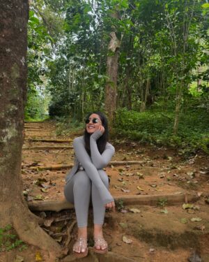 Anjali Tatrari Instagram - Life gets better when you notice the beauty on the way to your destination. You’ll get there 🤍

#anjalitatrari