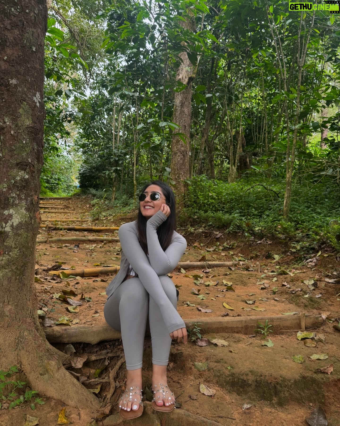 Anjali Tatrari - 33.3K Likes - Life gets better when you notice the beauty on the way to your destination. You’ll get there 🤍
#anjalitatrari