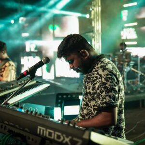 Anju Joseph Instagram - A big thanks to the lovely people of Kochi and the organisers of Cochin Carnival for this wonderful opportunity! Started 2025 with a bang and frankly speaking we have never seen such amazing vibes from a crowd. 

Love you Kochi! ❤️❤️

#grateful #cochincarnival