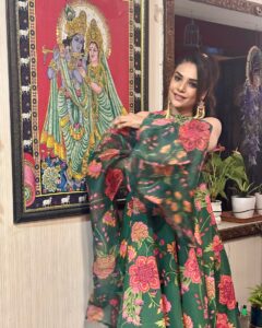 Actress Anjum Fakih HD Photos and Wallpapers November 2024