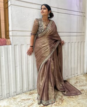 Ankita Sahigal Instagram - Drop a 🌸
.

Wearing - @nikita.vishakha 
Styled by - @rainastagram 
Makeup glam - @hiegorgeous 
.
.
#sareelover