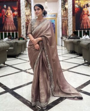 Ankita Sahigal Instagram - Drop a 🌸
.

Wearing - @nikita.vishakha 
Styled by - @rainastagram 
Makeup glam - @hiegorgeous 
.
.
#sareelover
