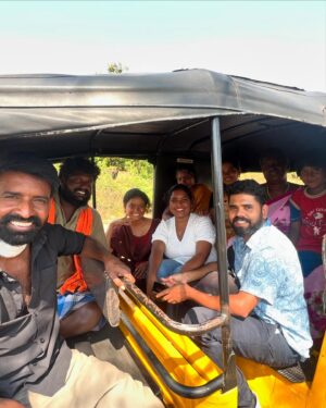 Anna Ben Instagram - Meena and team 🌸  #Kottukkaali
