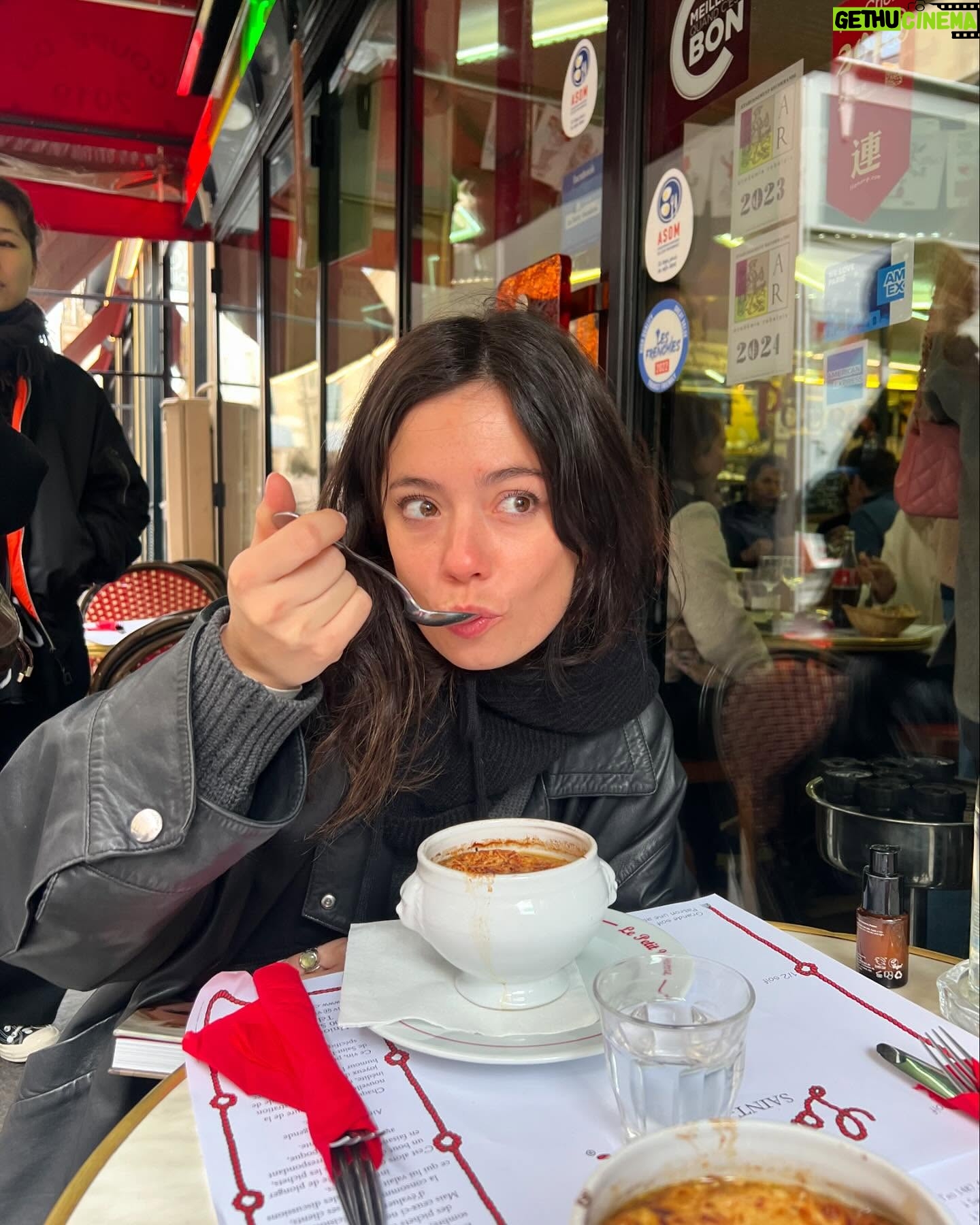 Anna Castillo - 92.8K Likes - Paris