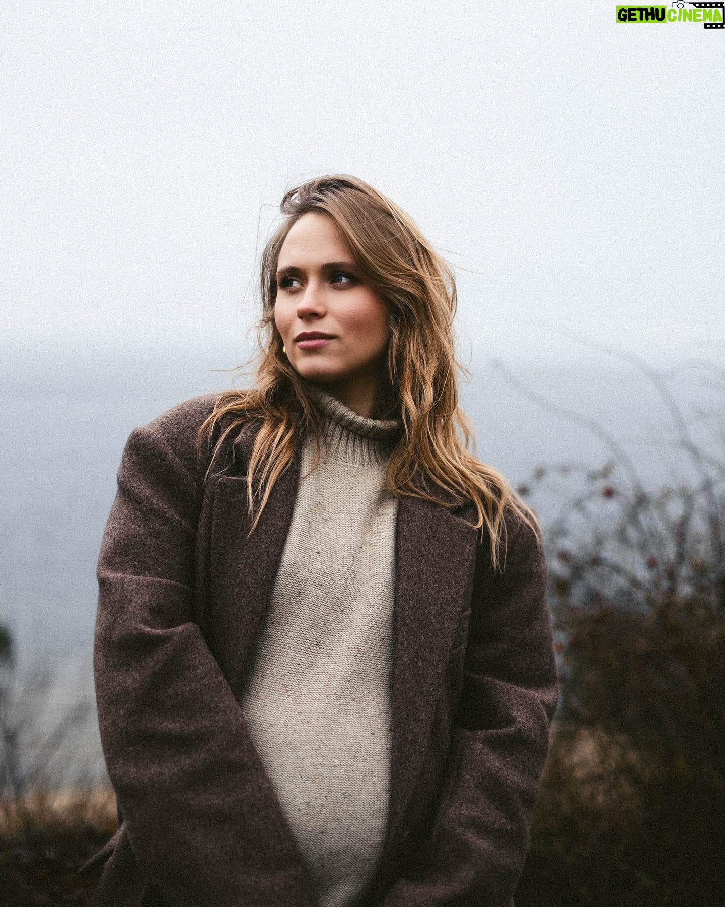 Anna Koshmal - 41.8K Likes - 🤎✨
📸 @aa.kovall
💄 @patrinastia
🧥 @masha_cherednichenko