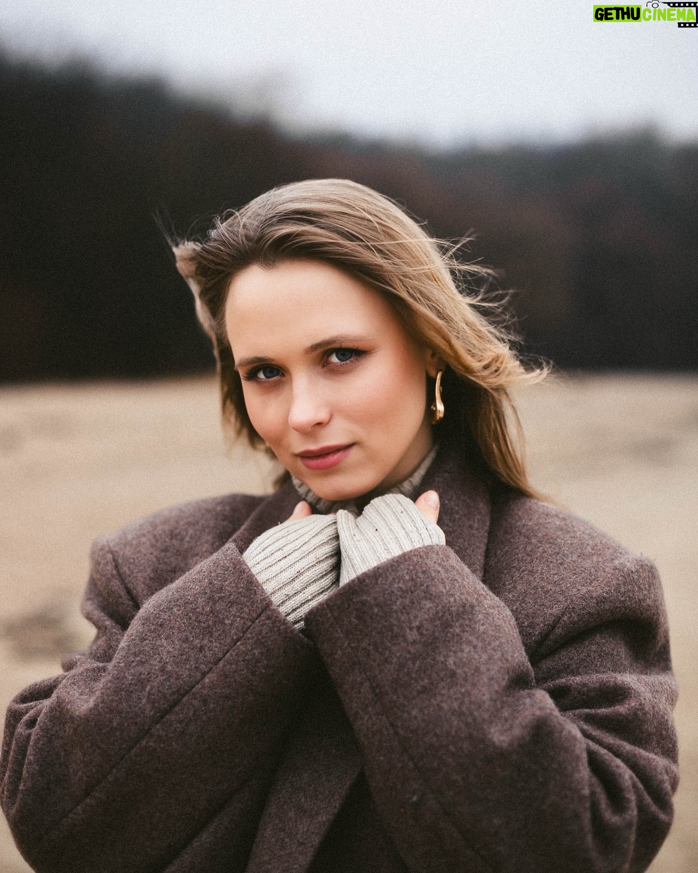 Anna Koshmal - 41.8K Likes - 🤎✨
📸 @aa.kovall
💄 @patrinastia
🧥 @masha_cherednichenko