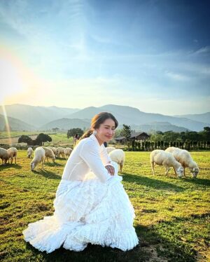 Anne Thongprasom Instagram - 👩‍❤️‍👨
#JamesFoamWedding

📸 @oad.anon
