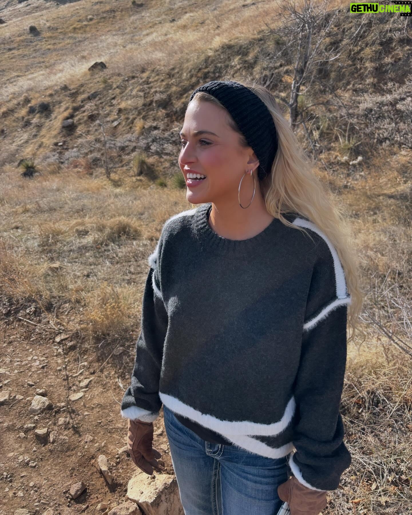Anne Winters - 7.5K Likes - 2024 was like climbing a mountain for me. Definitely worth it at the top though. 2025 is going to be my best year yet. π₯Ήπ€ππΌ